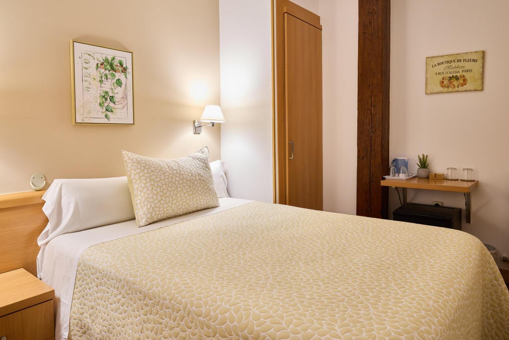 Pension Nuevas Artes San Sebastian Bagian luar foto